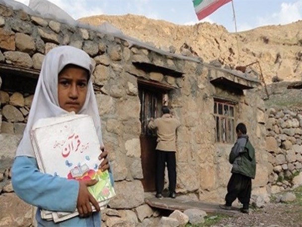 بیش از ۶هزار دانش آموز کم بضاعت درگناباد وجود دارد