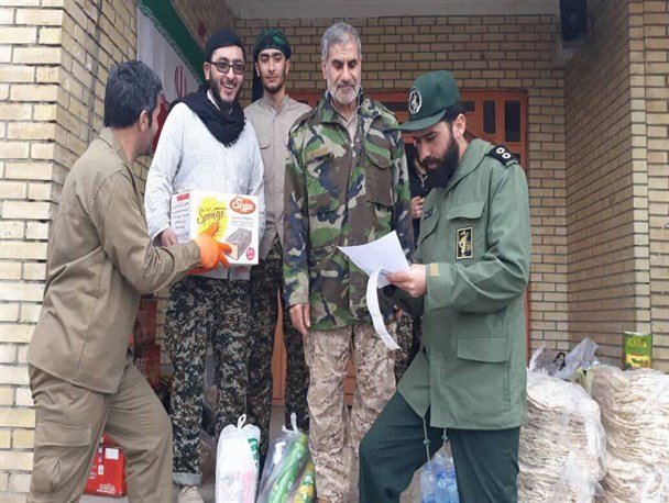 کمک‌های مردم پلدشت به دست زلزله‌زدگان قطور رسید