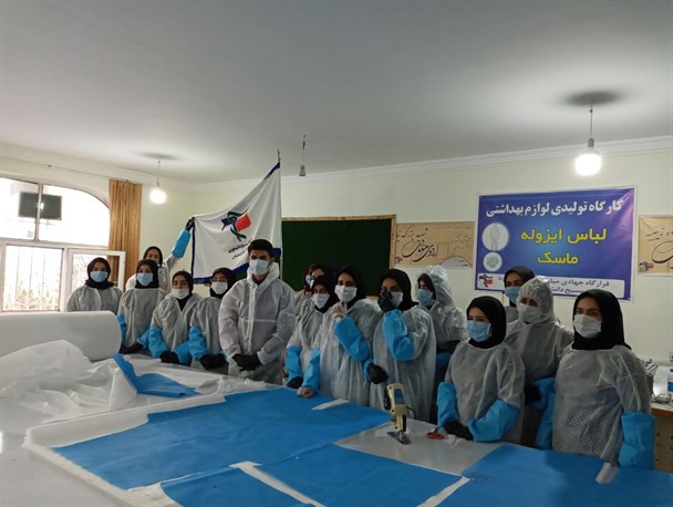 جهادگران کردستان به نبرد با کرونا رفتند/تولید روزانه 1500 لباس در کارگاه قرارگاه جهادی