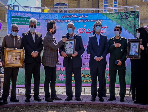 آغاز کاشت فضای سبز در بلوار احمدابن موسی(ع) شیراز