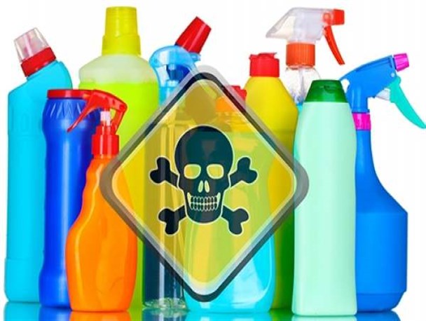 خانواده‌ها از ترکیب خودسرانه شوینده‌ها در خانه تکانی خودداری کنند/ آماده باش نیرو‌های اورژانس برای خدمات رسانی به مسافران نوروزی در ایام عید