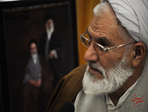 «گردن کج کردن»دربرابر آمریکا دردی دوا نمی‌کند/ لزوم حمایت مردم و مجلس از تیم هسته ای