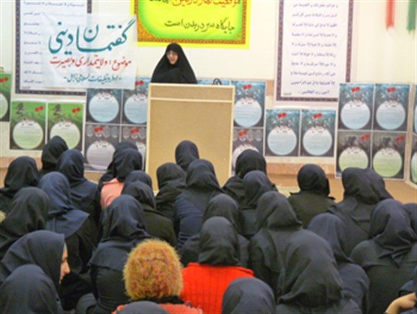بهره مندی ۱۱۹۰۰ دانش آموز آبیکی از برنامه گفتمان های دینی