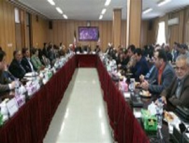 اگر کارخانه ها و شرکتهای نیمه فعال و غیرفعال فعال شوند مشکل اقتصادی و بیکاری برطرف خواهد شد