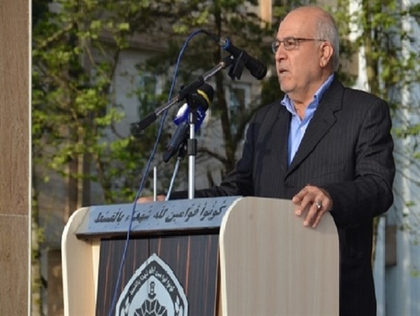 دشمنان به دنبال منحرف کردن انقلاب بودند اما کشور مقتدرتر از گذشته در سطح دنیا می درخشد