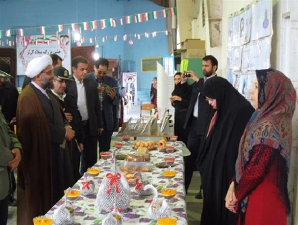 بازدید مسولین بندرترکمن از نمایشگاه تولیدات دستی بانوان + تصاویر