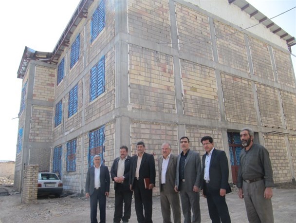 بازدید معاون فرماندار از روند احداث دومین مدرسه خیرساز در ابهر