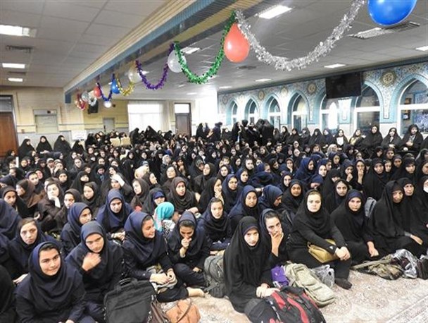 جشن میلاد کوثر و تجلیل از همسران و مادران شهدای مدافع حرم +تصاویر