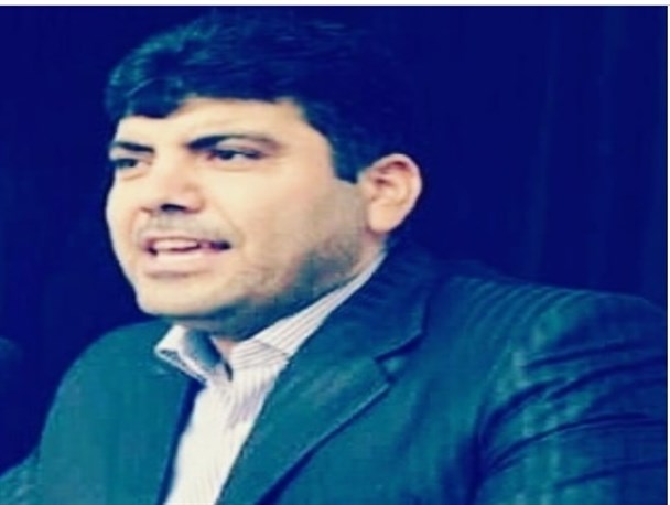 بعضی افراد وانمود می کنند که مردم از اسلام و انقلاب منحرف شده اند