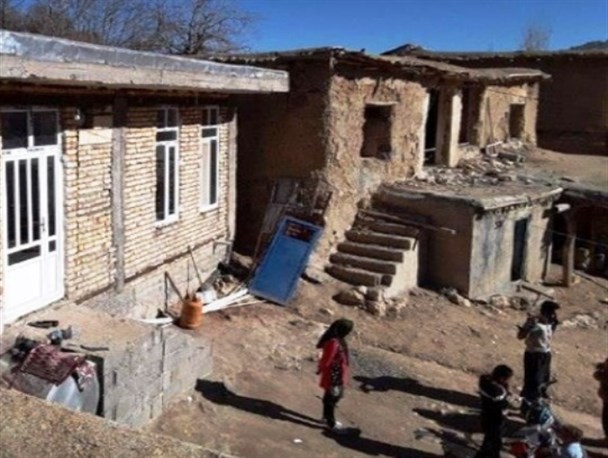 10 خانه در روستای افسرآباد تخلیه شد