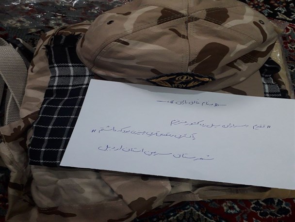 سربازی از سرعین لباسش را به سیل زدگان اهدا کرد +عکس