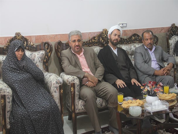 خانواده های شهدا بزرگترین یادگاران دفاع مقدس هستند/ جایگاه شهید عزت و پالایش روح انسان را بالا می برد