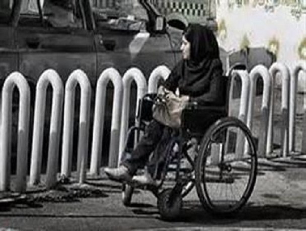 نگاه تجاری را از معلولان حذف کنیم/لزوم نذر معنوی مسئولان برای کمک به معلولان