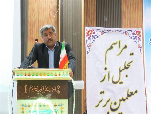 مشارکت شهروندان بانه‌ای با آموزش و پرورش بی‌نظیر است‌