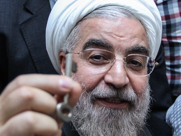 واکنش مردم نسبت به عملکرد ۴ ساله دولت یازدهم/روحانی برنامه ای برای اقتصاد نداشت+فیلم