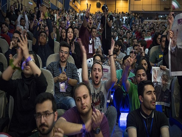 بازی با احساسات جوانان اهم برنامه تبلیغاتی روحانی