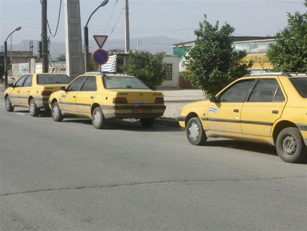 اعتراض صنف تاکسیرانی جلوی فرمانداری چرام + تصاویر
