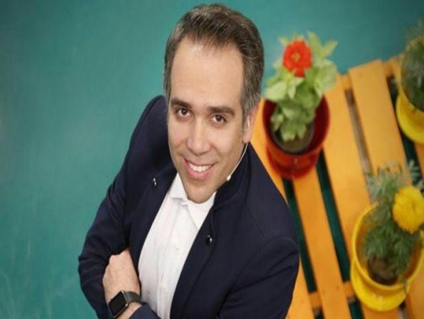 هدف استندآپ کمدی، خنده همراه با اندیشه است/ هنرمندان باید عرف جامعه را درنظر بگیرند