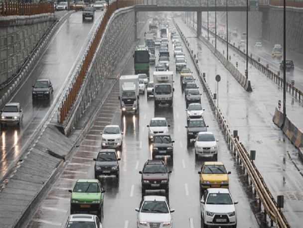 وضعیت ترافیکی راه‌های کشور/ ۱۰ محور بارانی است