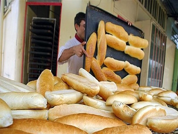 نان فانتزی هیچ افزایش قیمتی رسمی در یزد نداشته است/برخورد قاطعانه با نان فانتزی های متخلف