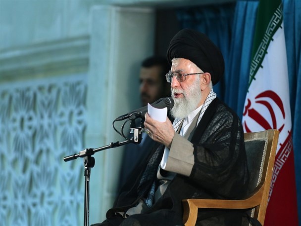 ۶ بند تحلیلی بر ۶ نکته مقام معظم رهبری درباره امام خمینی(ره)/ اعتقاد امام به آیه «ایاک نعبد و ایاک نستعین» یعنی فقط خدا نه کدخدا