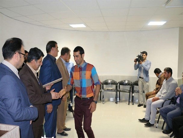 مراسم تجلیل از ۶۰ فعال اجتماعی و ۷ جوان برتر مشکین دشت + عکس