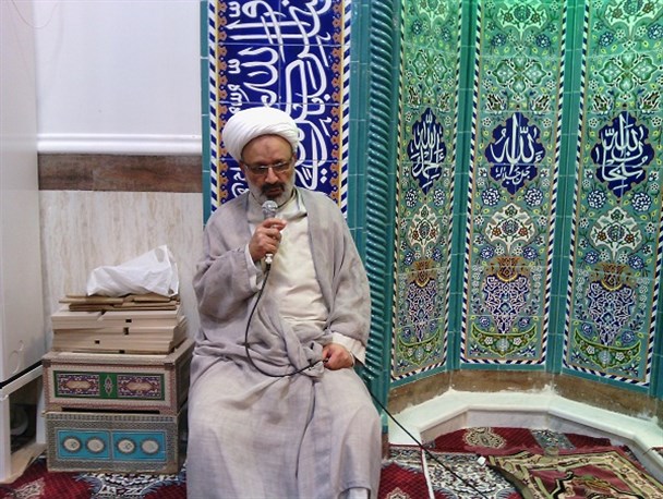عبادت خلا وجودی انسان ها را جبران می کند