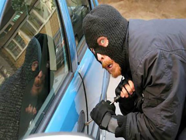 سارقان مسلح چابهار بیمه عمر، مسئولیت و حوادث می شوند