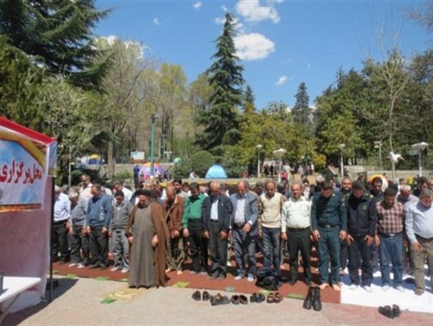 نماز جماعت در هفت بوستان شهر قزوین اقامه می‌شود