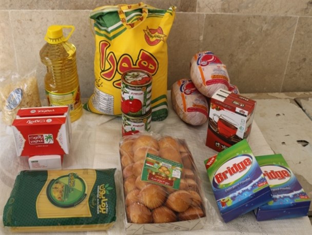 سبد کالا بین خانواده های ایتام بجستانی توزیع شد