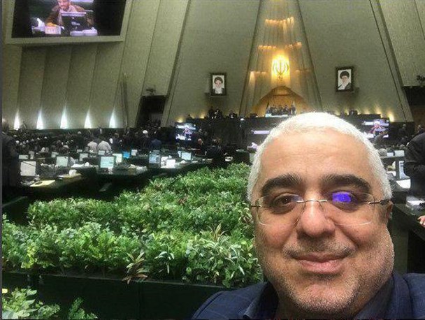 جان ما فدای جعفرزاده‌های مجلس که باخیالی آسوده سلفی می‌گیرند
