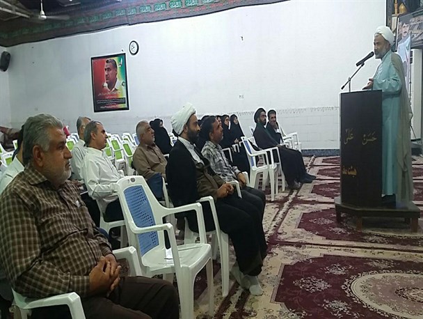 در مراسمات به جوانان فرصت میدان داری داده شود
