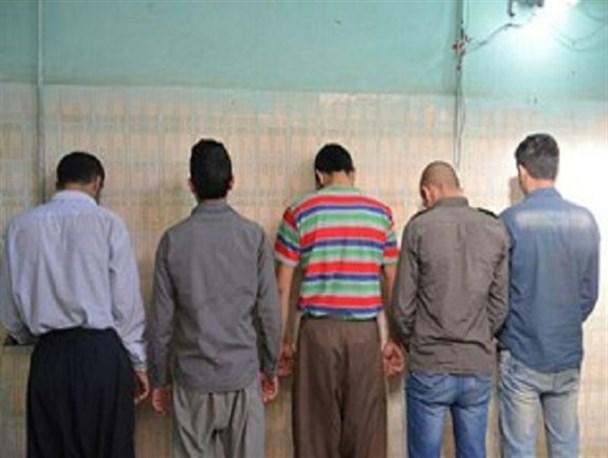 هشت سوداگر مرگ در ایرانشهردستگیر شدند/ کشف 21 هزار و 400 عدد قرص روانگردان