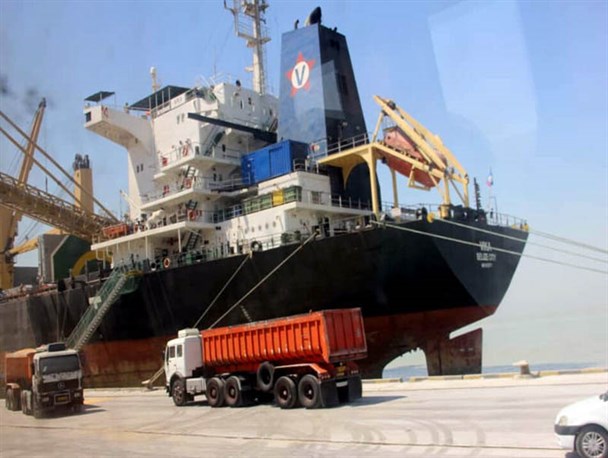 آغاز تخلیه ۲۱۴ هزار تن گندم در بندر امام