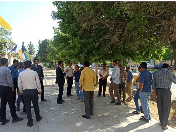 مطالبه‌گری نیروهای شهرداری یاسوج در مقابل استانداری/ وقتی نیروها تهدید به اخراج می‌شوند