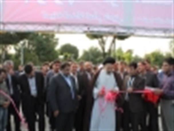 بازارچه خوداشتغالی کمیته امداد امام خمینی (ره) در خمین افتتاح شد