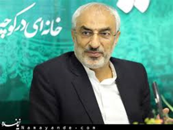 معادن راور بر مبنای الگوهای مشابه داخلی و خارجی توسعه می یابند