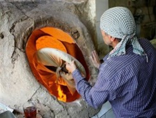 نانوایان برای تغییر ساعات کاری خود در ماه رمضان به اتاق اصناف مراجعه کنند