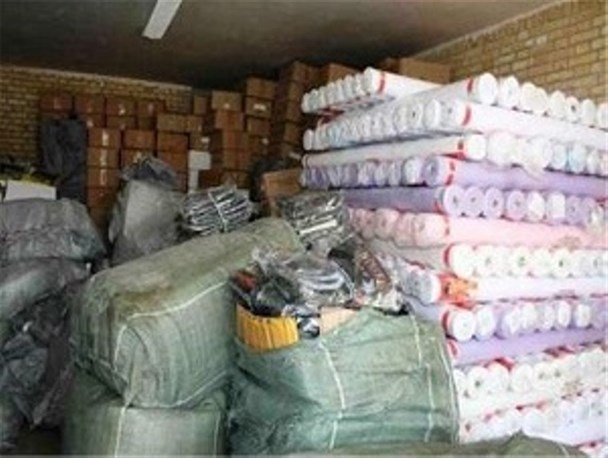 کشف 32 طاقه پارچه خارجی قاچاق در میاندوآب