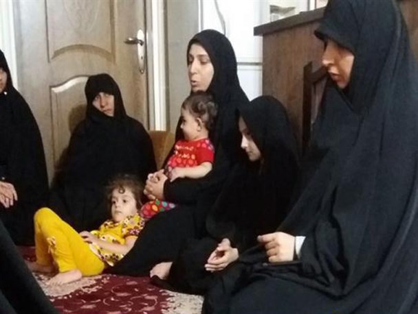 اگر امثال حبیب روحی برای مبارزه ی با ظلم نمی رفتند یقین این امنیت را نداشتیم/پس از به شهادت رسیدن حبیب، عنایت های شهید موجب شده که در زندگانی خود هیچ کمبودی احساس نکنم