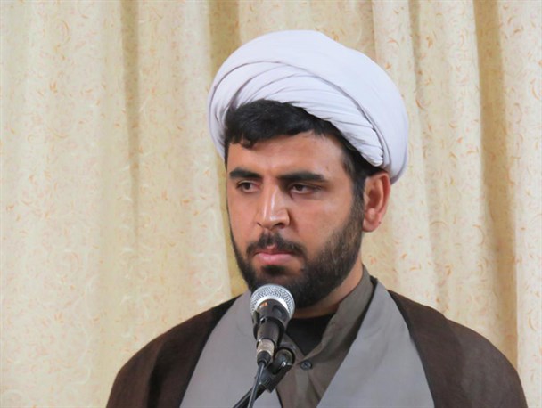 دولت باید با تمام متخلفین حقوق های نجومی برخورد کند