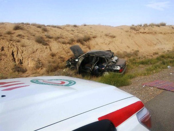 واژگونی پراید در میامی دو مصدوم برجای گذاشت+تصاویر