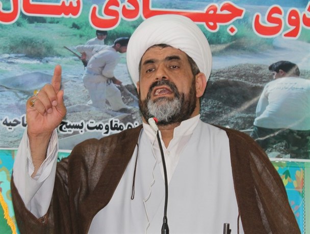 نباید امتیاز گمرک اصلاندوز از مرزنشینان گرفته شود/ مردم برای ماندن گمرک طومار تهیه کنند