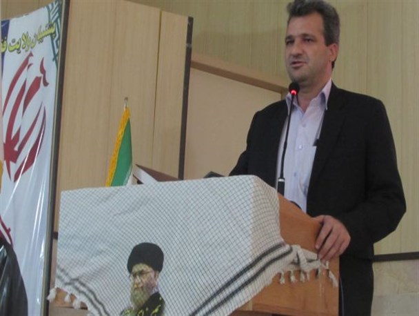 شکوفا سازی استعداد دانش آموزان تضمین کننده آینده کشور است/ تجلیل از دانش آموزان برتر سال سوم متوسطه شهرستان خاش + تصاویر