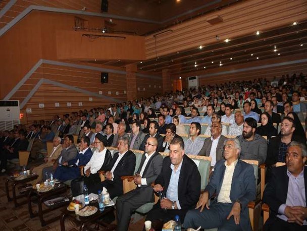 بهره برداران حوزه صنعت هرمزگان در بلاتکلیفی به سر می برند/نرخ بیکاری تحصیل کرده ها بالای ۲۰درصد است