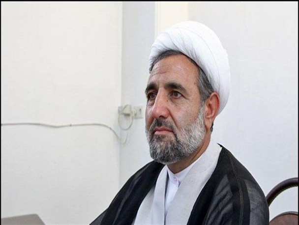 کسی که از بیت‌المال سوءاستفاده کند، مقابل انقلاب می‌ایستد