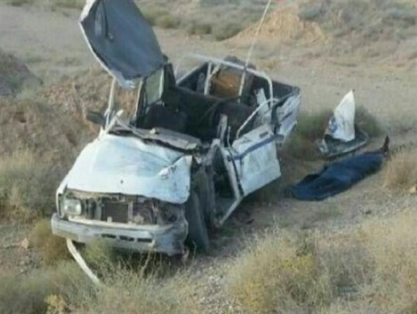 برخورد وانت مزدا با کامیون یک کشته و زخمی برجای گذاشت