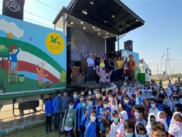 اکران ۷۵ فیلم در مراکز کانون پرورش فکری/ تماشاخانه های سیار به کرمانشاه سفر می کنند