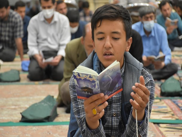 مراسم دعای عرفه در مصلی اردبیل+ عکس