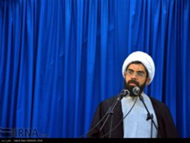 خبرنگاران با چشمانی تیز بین و ریز بین مشکلات مردم را ببینند/داعشیان همان سربازان اسرائیلی هستند که نقاب بر چهره زدند